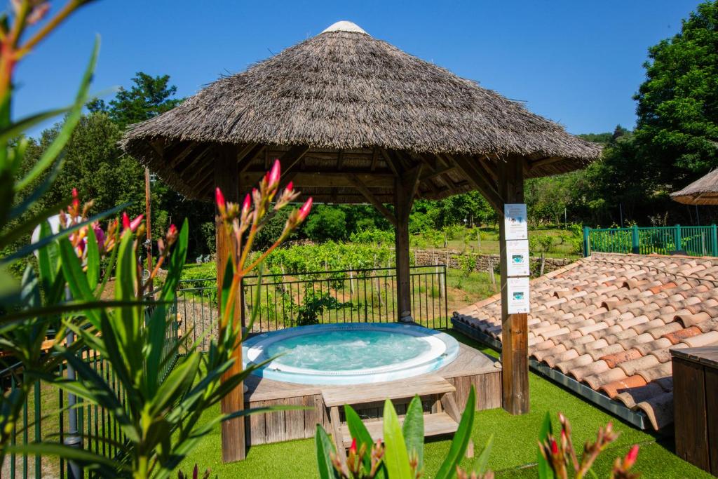 Zahrada ubytování Camping Les Cruses