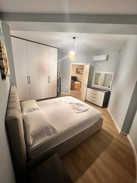 Lungo Mare the city center apartment in Vlore 39 - Image 2