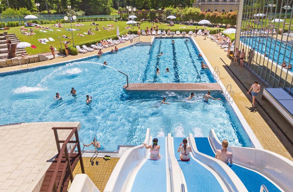 Bazén v ubytování Hotel Three Lilies inkl Aquaforum nebo v jeho okolí