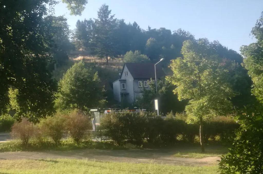 Zahrada ubytování Suhl - Ihre erholsame Arbeiterwohnung in Zentrumnähe