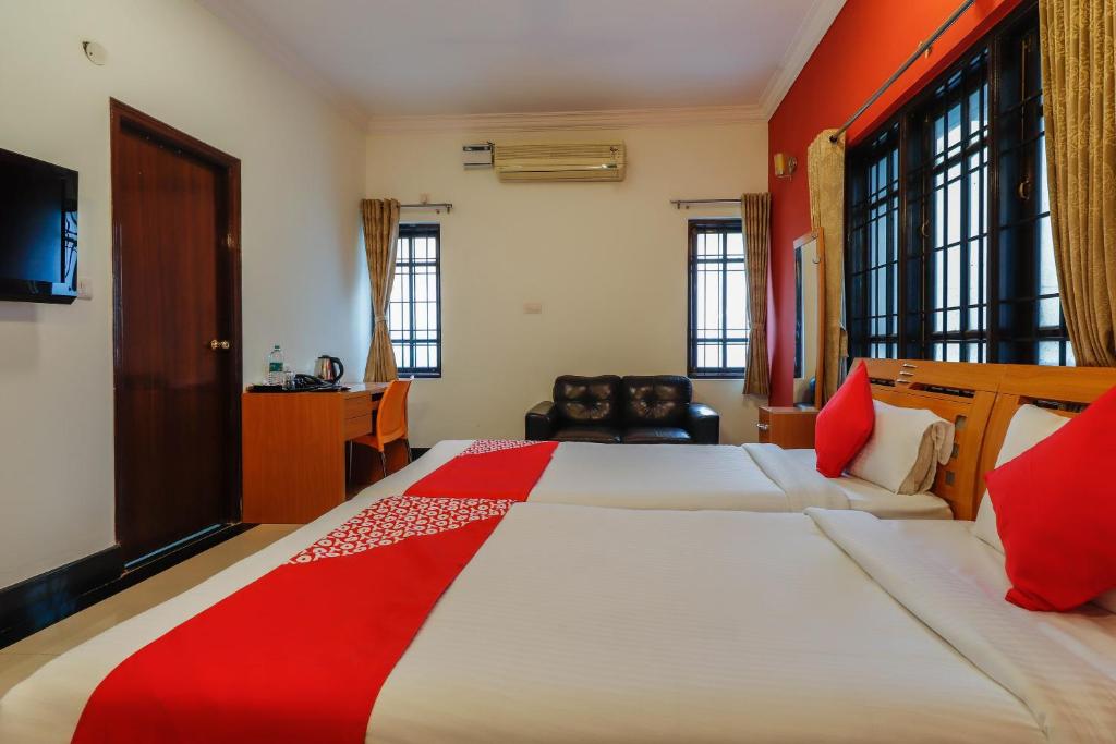 Imagine din galeria proprietății Collection O Emara Grand Hotel în Bangalore