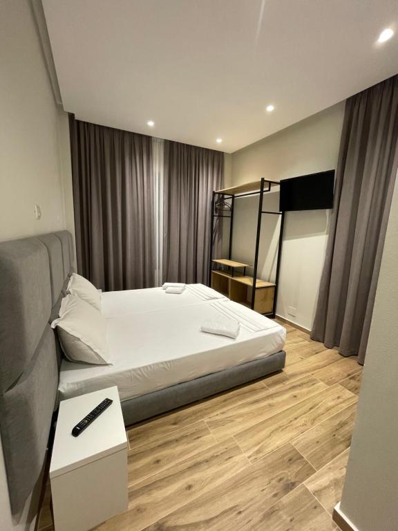 Hotel Rai - Deluxe Double Or Twin Room With Balcony
