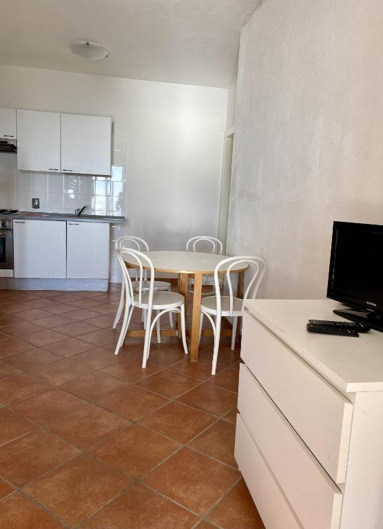 Kuchyň nebo kuchyňský kout v ubytování Agriturismo L'Ulivo E Il Mare