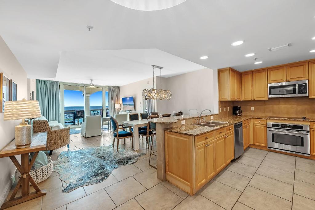 Η κουζίνα ή μικρή κουζίνα στο Portofino Island P4-605