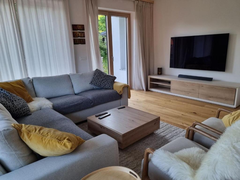 TV a/nebo společenská místnost v ubytování Comfy mountain nest
