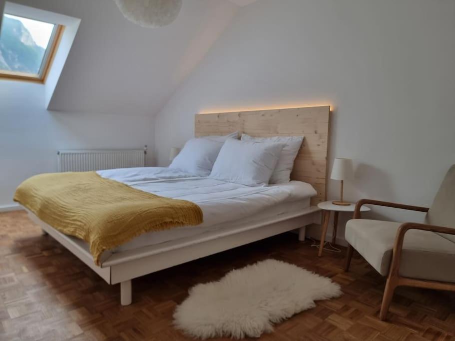 Postel nebo postele na pokoji v ubytování Comfy mountain nest