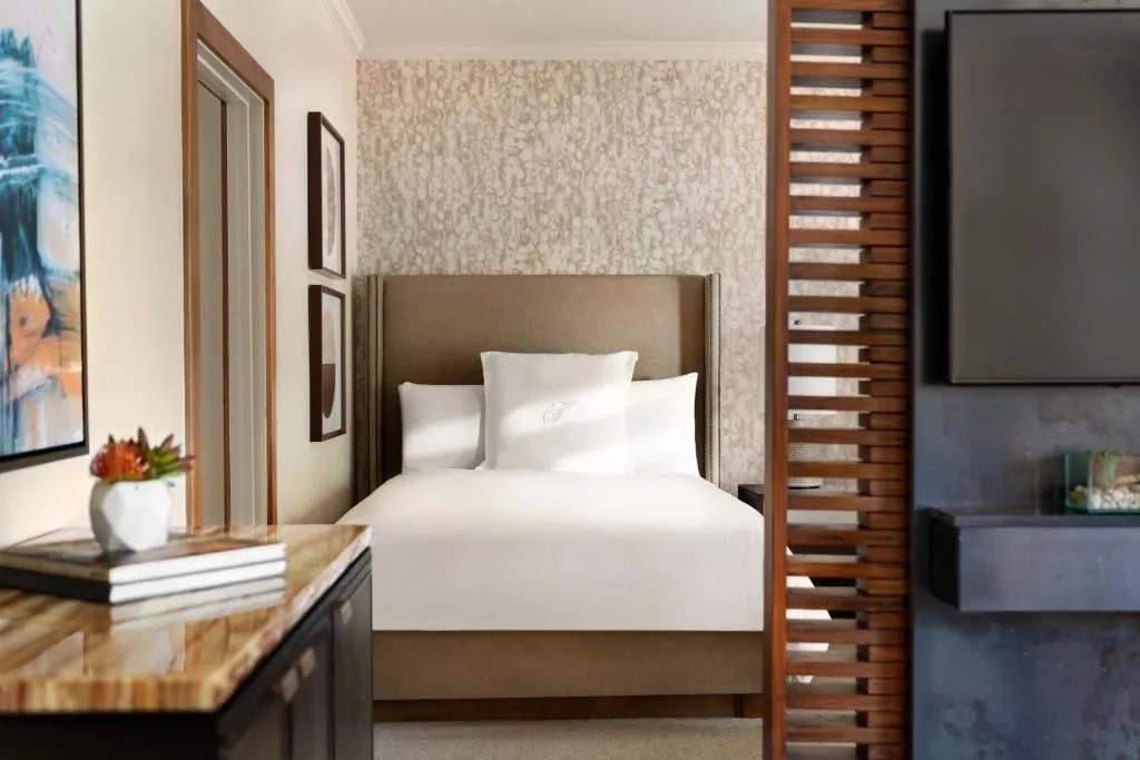Fairmont Gold Junior King Suite with Golf View and Patio or Balcony
