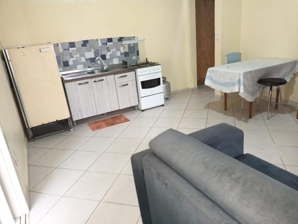 Ett kök eller pentry på Apartamento veraneio Torres 2024