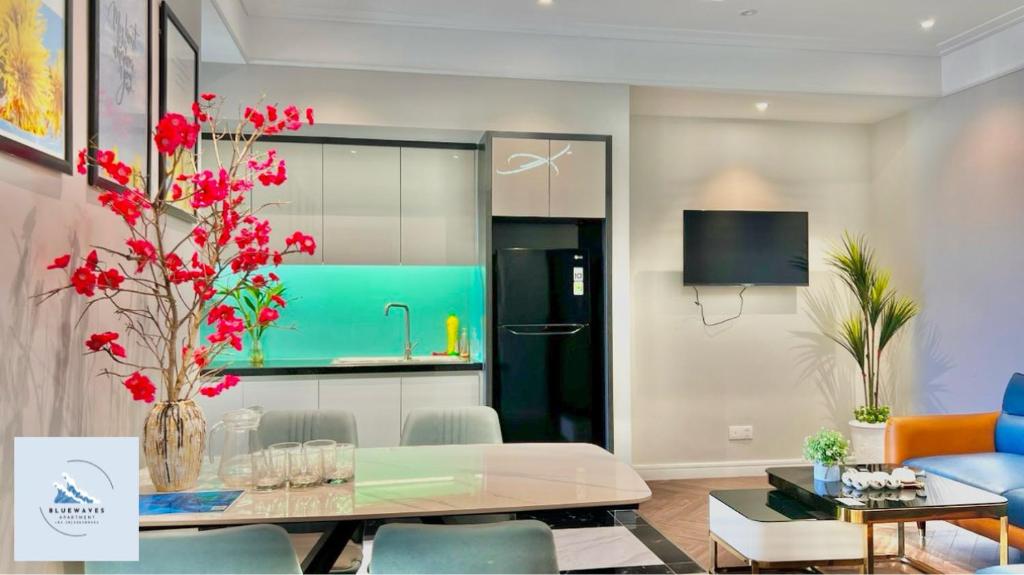 TV a/nebo společenská místnost v ubytování Bluewaves Apartment Quy Nhon - Altara Seaview