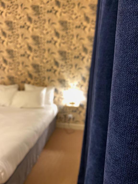 Logis Hôtel Médiéval, Montélimar Nord - Triple Room