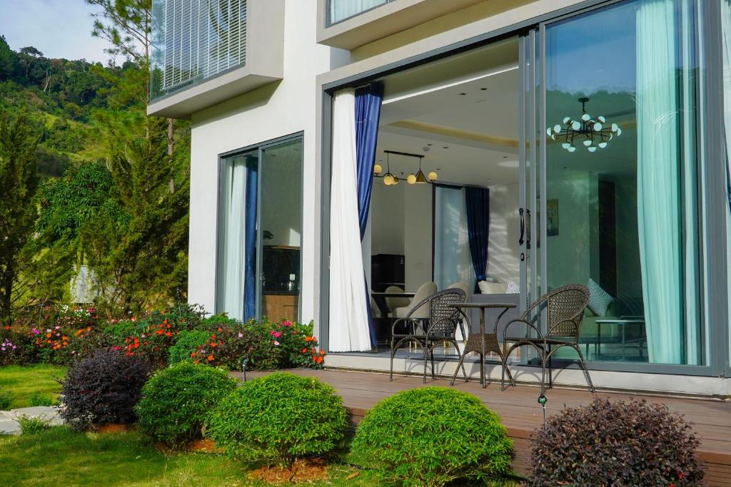 Aed väljaspool majutusasutust Rung Thong Nui Voi Villa & Resort