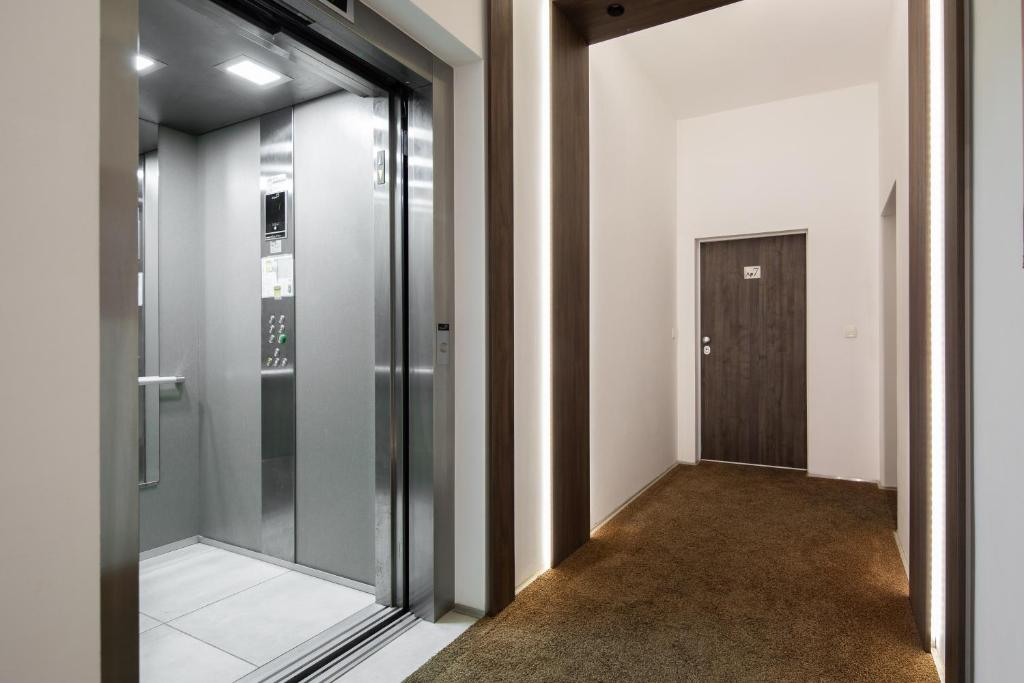 Fotografie z fotogalerie ubytování Villa Jolara With Heated Pool - Deluxe Suite 11 v destinaci Mimice
