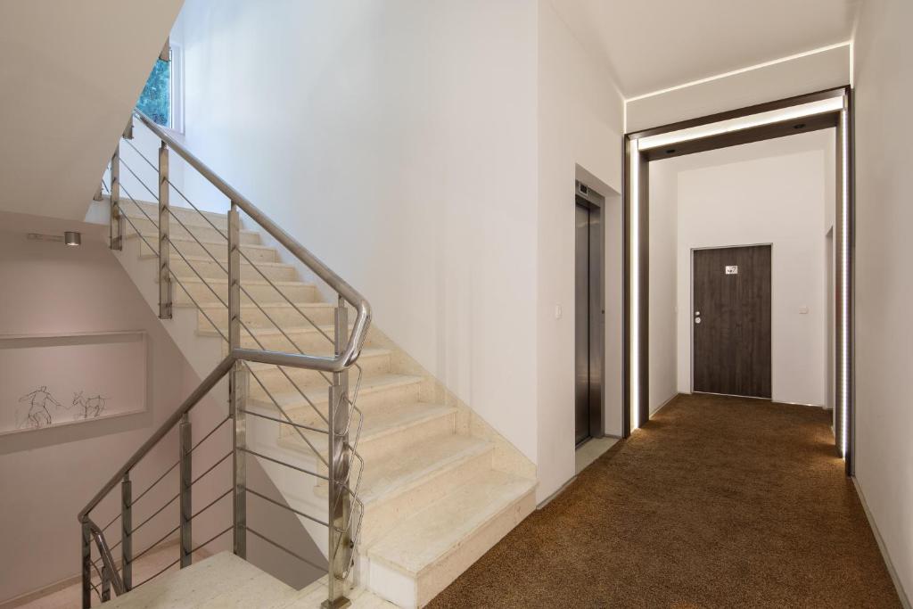 Fotografie z fotogalerie ubytování Villa Jolara With Heated Pool - Deluxe Suite 11 v destinaci Mimice