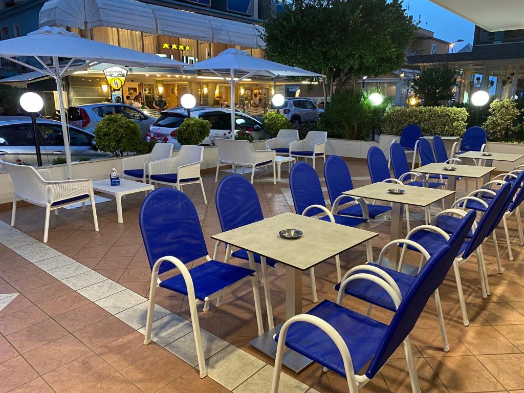 Restauracja lub miejsce do jedzenia w obiekcie Hotel Belmar