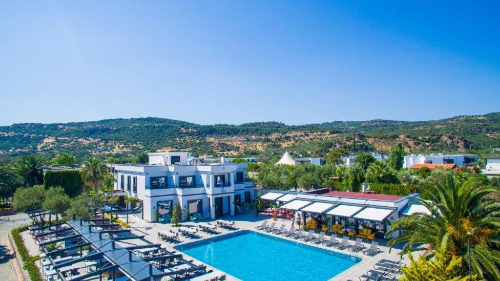 Bazén v ubytování Club Kavala Beach Hotel Assos nebo v jeho okolí