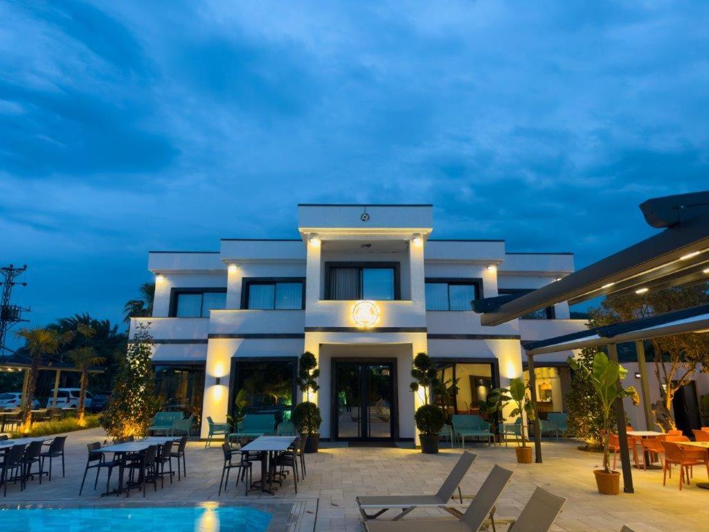 Bazén v ubytování Club Kavala Beach Hotel Assos nebo v jeho okolí