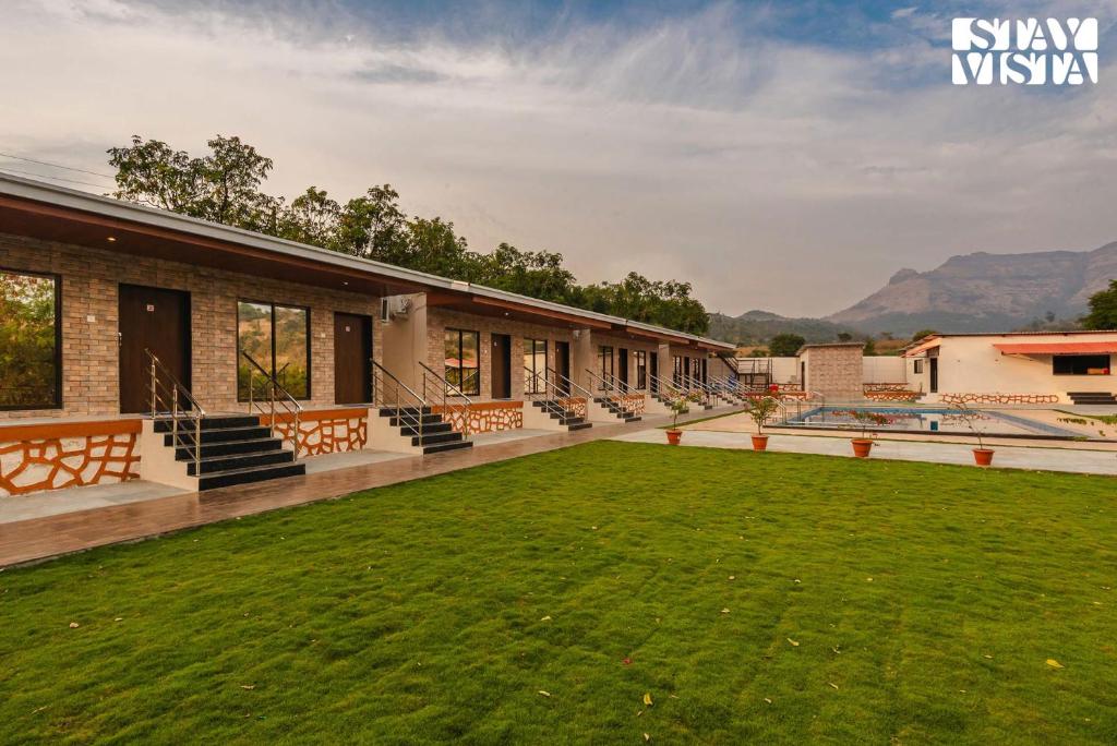 StayVista's Mango Splash - Mountain-View Retreat with Spacious Outdoor