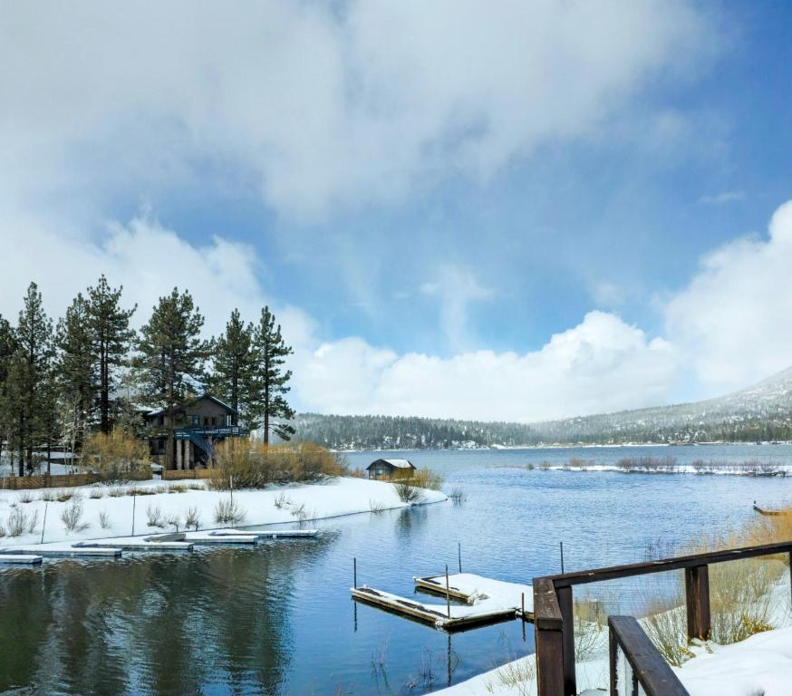 LAKEFRONT PARADISE - On the Lake - Apartamento De Cinco Habitaciones