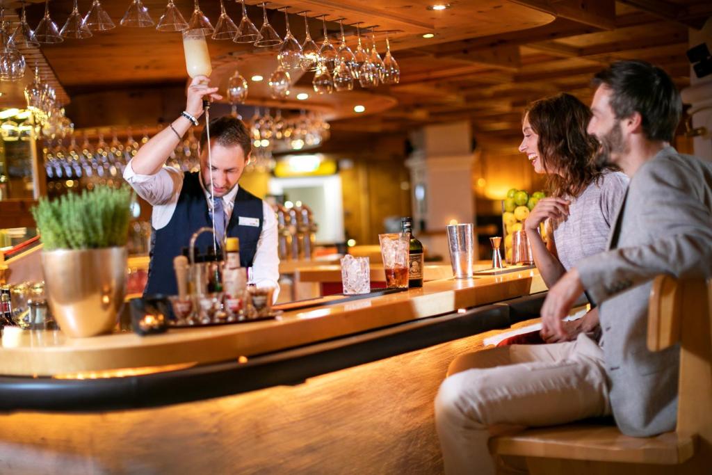 Hosté ubytování JUFA Alpenhotel Saalbach-Jokercard im Sommer inklusive