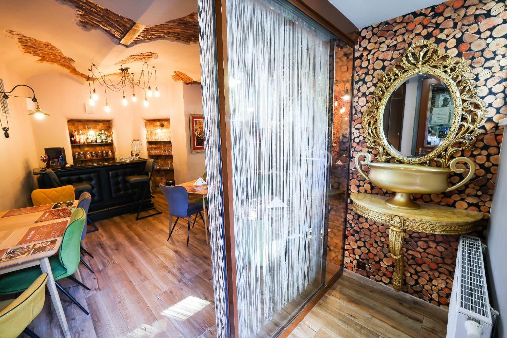 Boutique Hotel Ambiente ****+ - Resim 3