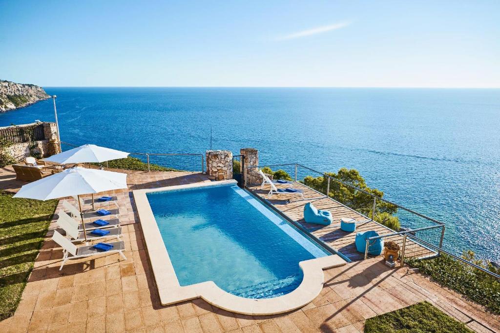 Bazén v ubytování Villa Luna Suites nebo v jeho okolí