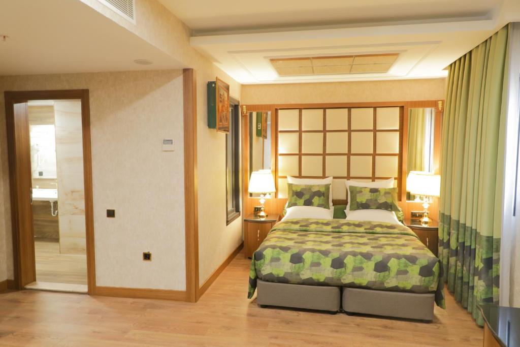 UNITED HOTEL INTERNATIONAL - Suite King