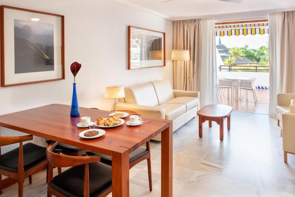 Parque Santiago III Official - One-Bedroom Superior Apartment With Garden View