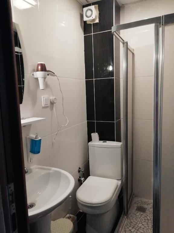 Koupelna v ubytování Grand Ece Hotel