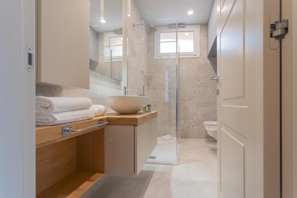 Vannituba majutusasutuses Torno Design Apartment by Rent All Como