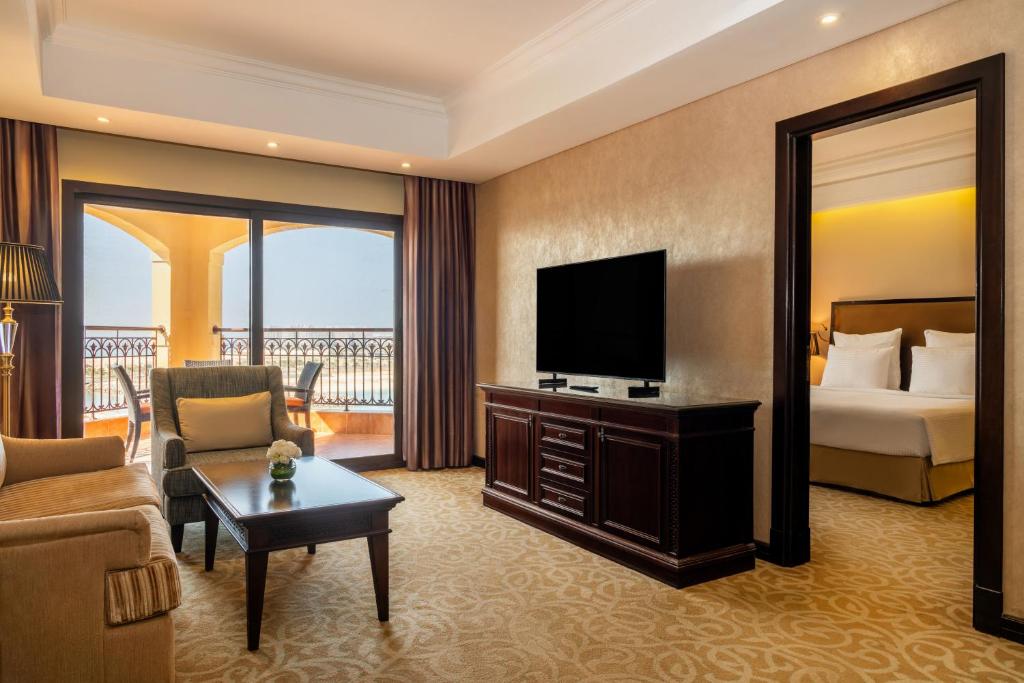 Pullman Resort Al Marjan Island - Suite Jumelle Marjan, Salon Séparé