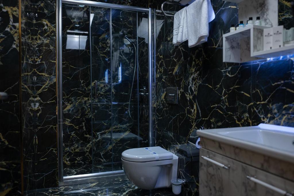 Golden River Hotel By Continent - 2