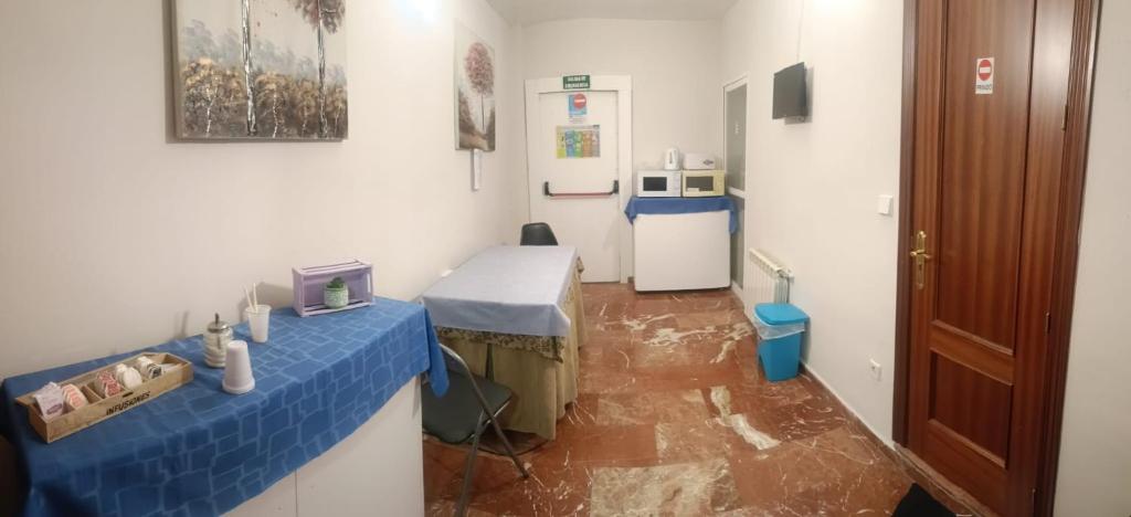 A kitchen or kitchenette at Hostal Nevot