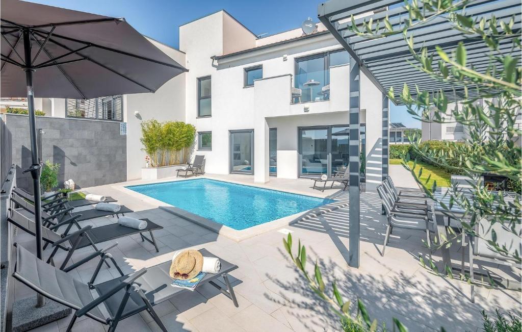 Villa Freya mit Meerblick in Medulin, Istrien - by Istrabook