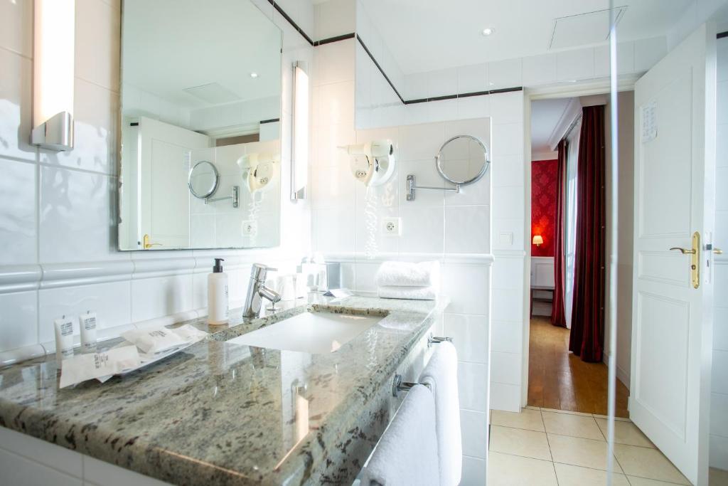Koupelna v ubytování Best Western Plus Hôtel D'Angleterre