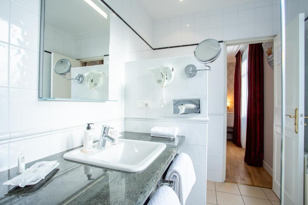 Koupelna v ubytování Best Western Plus Hôtel D'Angleterre