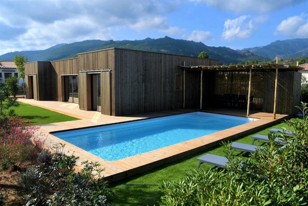 Poolen vid eller i närheten av Casa di Leccia, Superbe Villa à proximité immédiate des plages, piscine privée