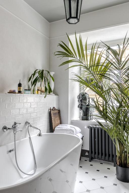 Фото Художня резиденція Львова