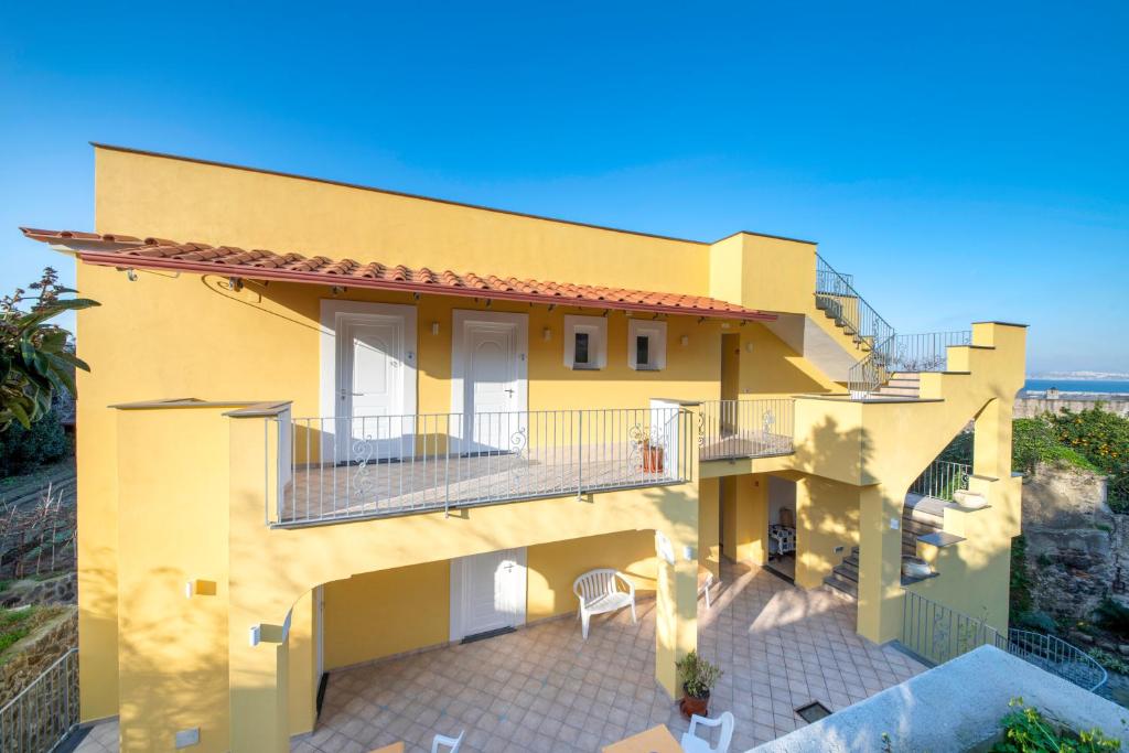 Uma varanda ou terraço em B&B La Vigna - Ischia Ponte