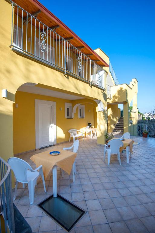 Uma varanda ou terraço em B&B La Vigna - Ischia Ponte