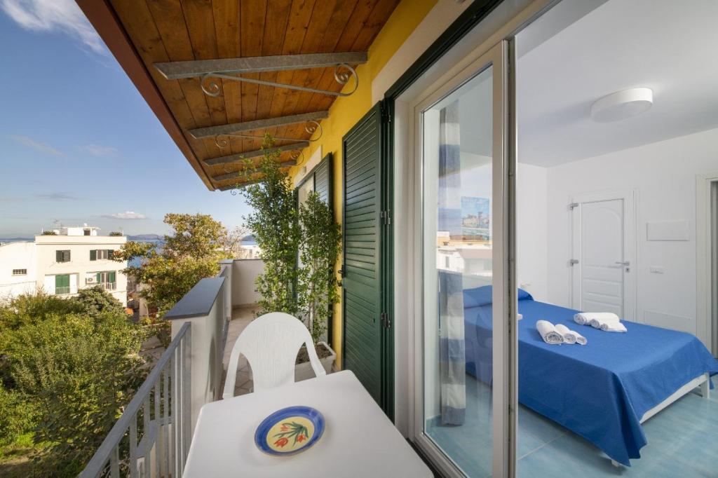 Uma varanda ou terraço em B&B La Vigna - Ischia Ponte