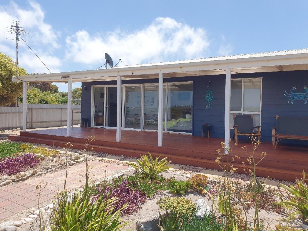 Beach Front Blue, Coobowie (updated prices 2024)