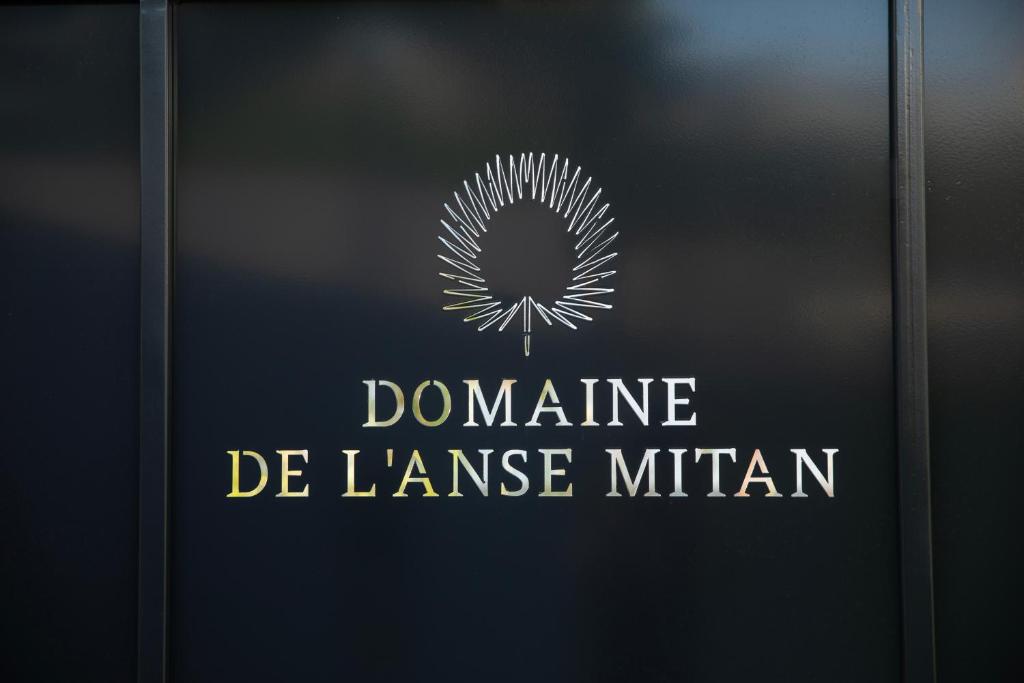 Certifikát, hodnocení, plakát nebo jiný dokument vystavený v ubytování Le Domaine de l'Anse Mitan