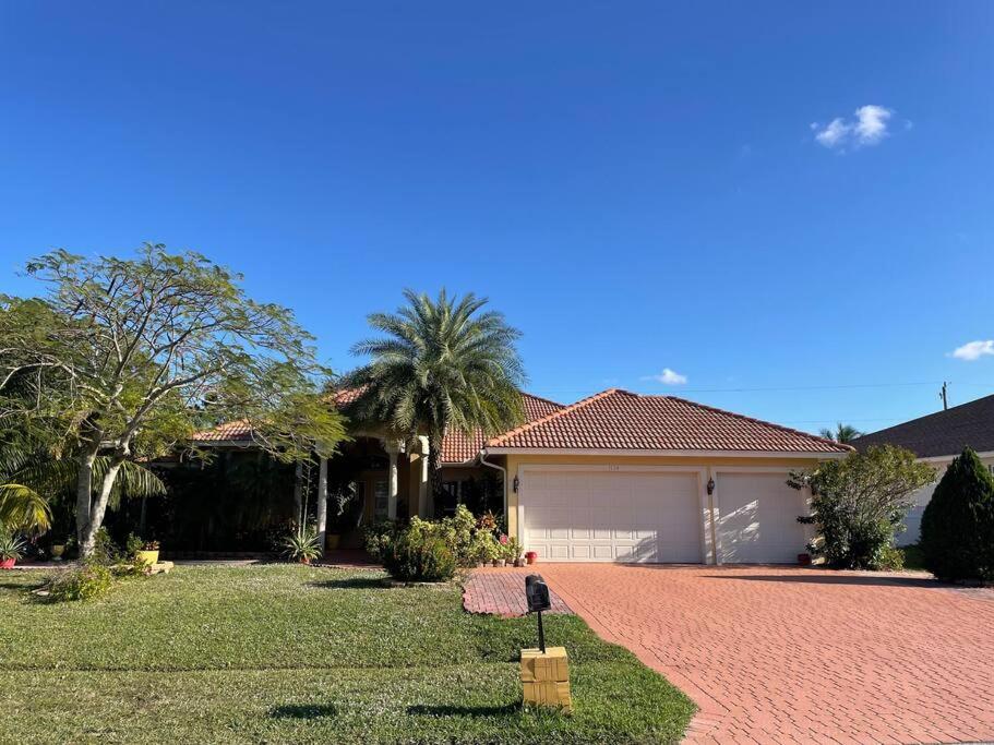 Spacious 4BD 3BA Dream Villa w LRG Backyard in PSL, Port Saint Lucie (updated prices 2024)