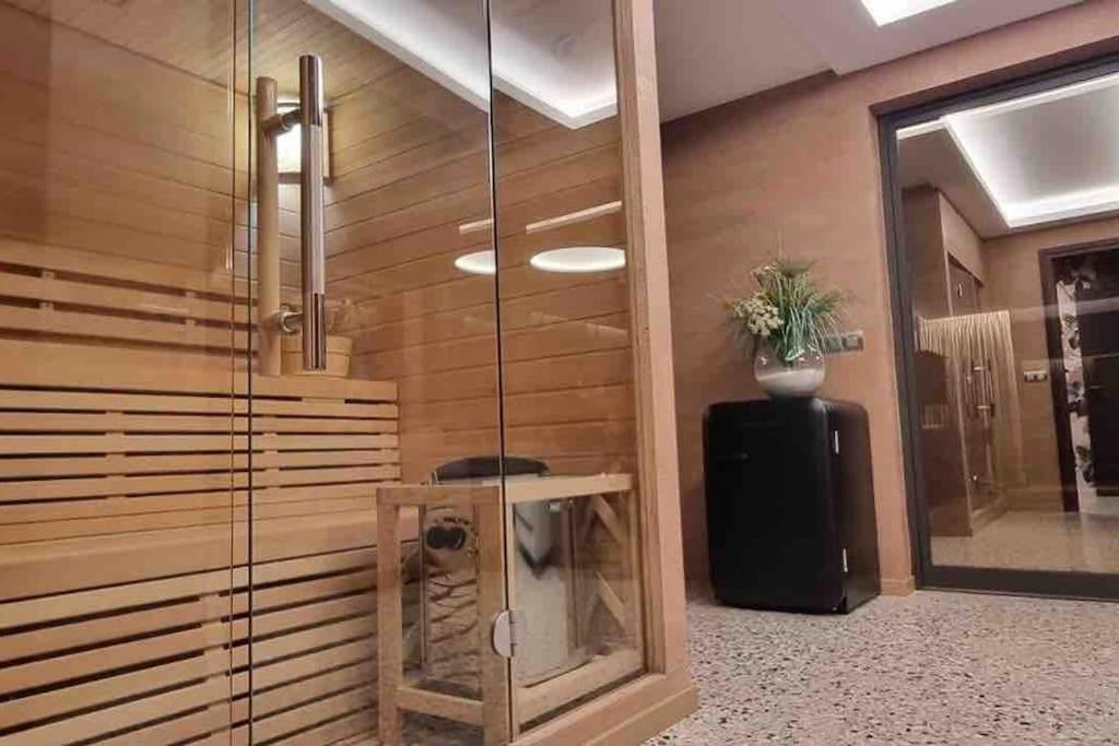 Fotografie z fotogalerie ubytování Suite privée avec sauna et spa à Saint-Fuscien v destinaci Saint-Fuscien