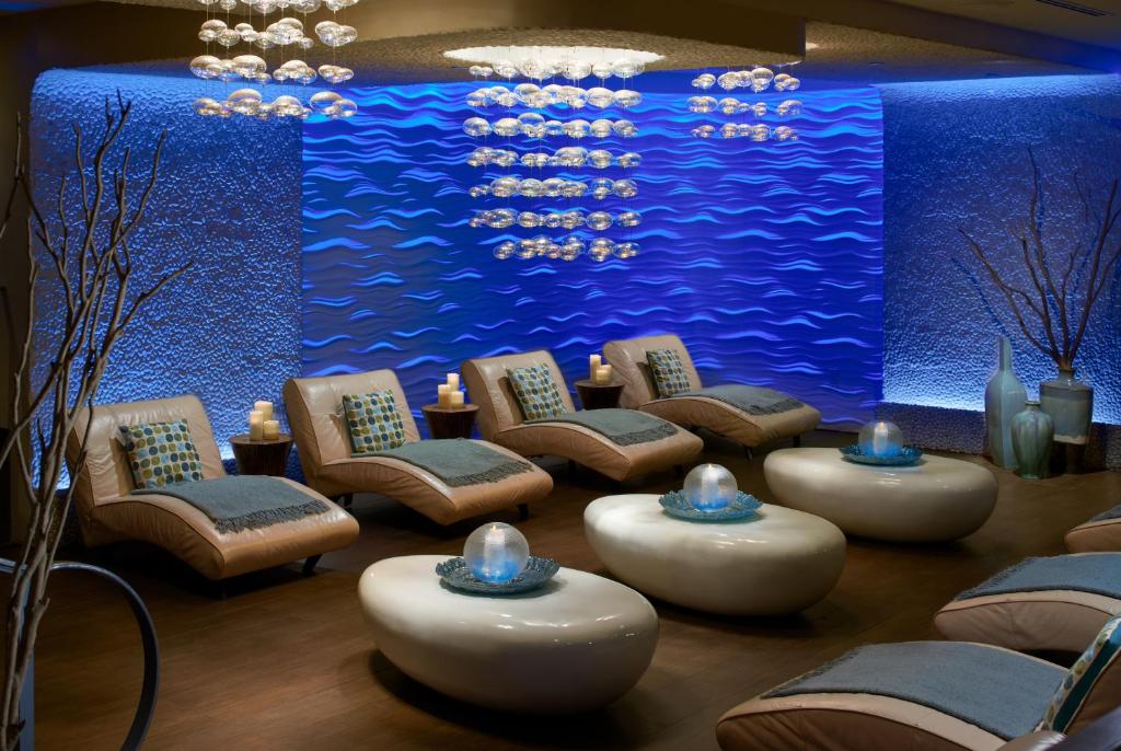 Posezení v ubytování Newport Beachside Hotel & Resort
