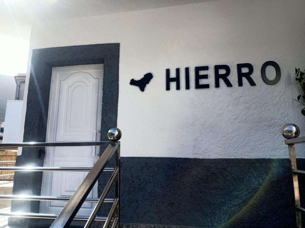 Hierro - One-Bedroom Apartment