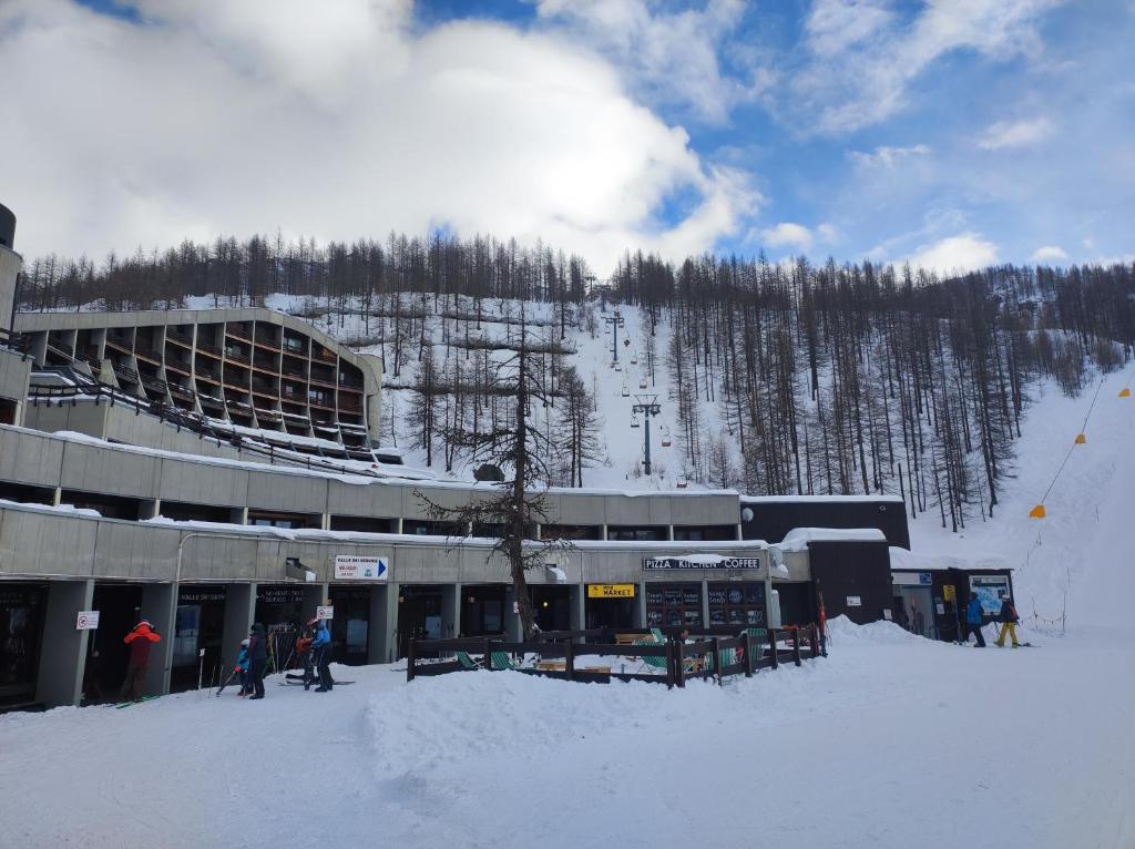 Aqua Apartment - very Ski In & Ski Out CIR 0436 v zime