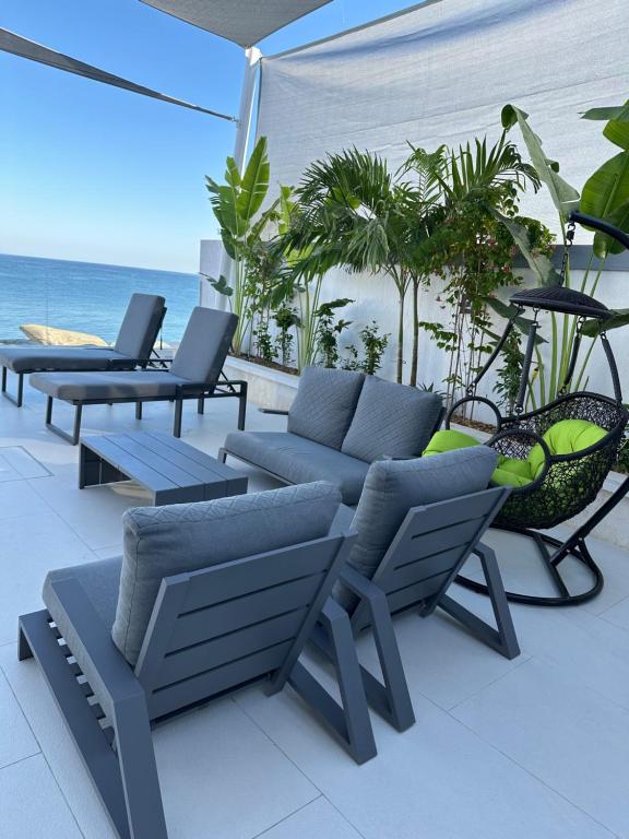 Posezení v ubytování Al Dana Sea View Villa