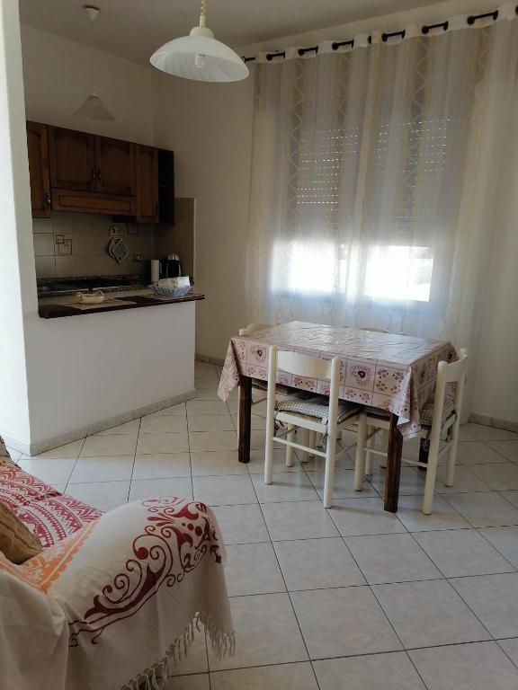 A kitchen or kitchenette at The Garden