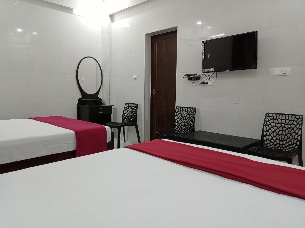 Postel nebo postele na pokoji v ubytování Celeste Inn at Vagamon